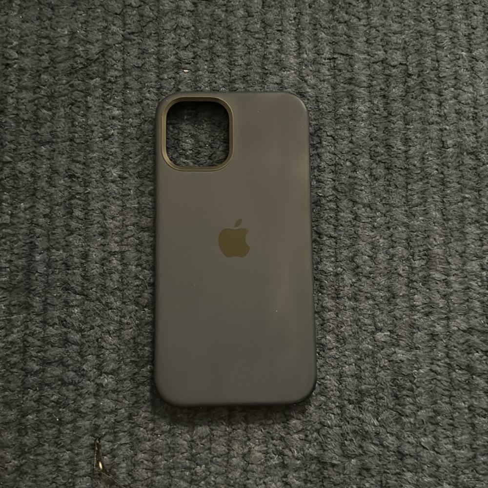 Apple iphone 11/12 navy silicone phone case